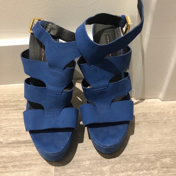 Steve Madden Shoes - Steve Madden blue heels 8.5